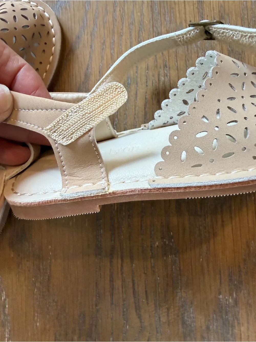 NWOT Thee Bron Toddler Sandals Size 7M
